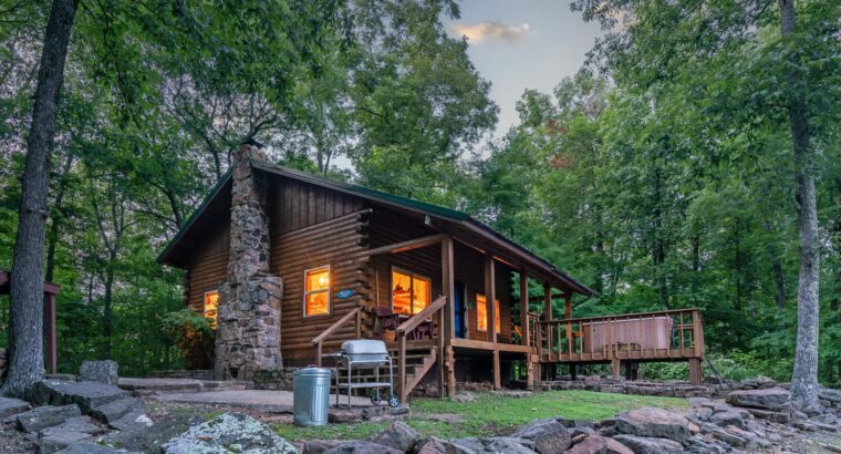 Steep Mountain Cabin Retreat, 3 Bed Scenic Views Fireplace